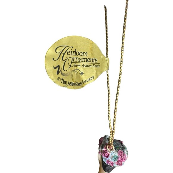 Ashton-Drake Heirloom Ornament - Vive Le Ballet! - Snow White - Picture 9 of 10